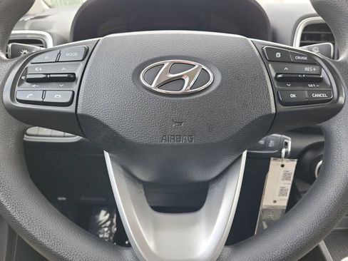 Used 2020 Hyundai Venue SEL FWD image 18
