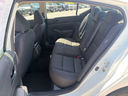 Used 2025 Nissan Altima 2.5 SV FWD image 24