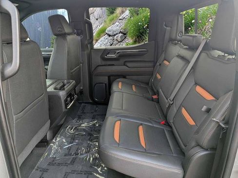 Used 2023 GMC Sierra 1500 AT4 w/ Technology Package AWD/4WD image 15