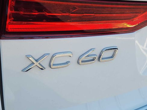 Certified 2023 Volvo XC60 B5 Ultimate AWD/4WD image 28