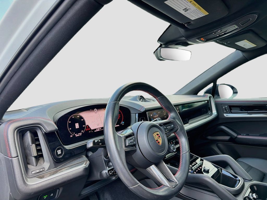 Used 2024 Porsche Cayenne Coupe AWD/4WD image 8