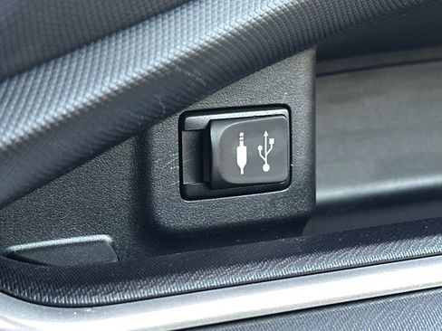 Used 2015 Toyota Prius C Three image 27