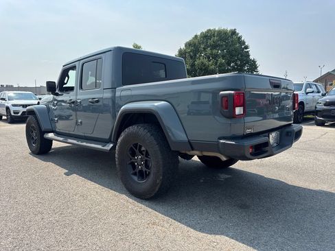 Used 2025 Jeep Gladiator Sport AWD/4WD image 4