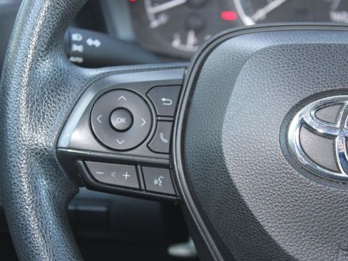 Used 2021 Toyota Corolla LE image 26
