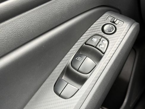 Used 2025 Nissan Altima 2.5 SV AWD/4WD image 11