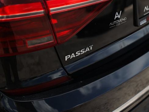 Used 2017 Volkswagen Passat 1.8T R-Line FWD image 39