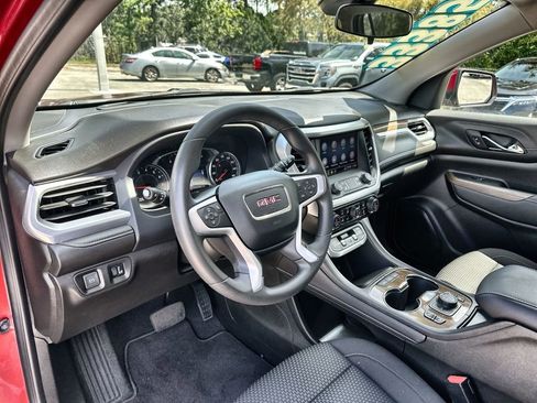 Certified 2023 GMC Acadia SLE w/ Driver Convenience Package image 10