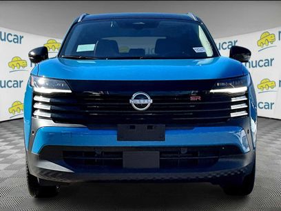 New 2025 Nissan Kicks SR w/ Illumination Package