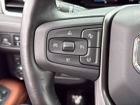 Used 2023 GMC Yukon Denali Ultimate image 16