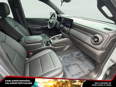 Used 2025 Chevrolet Colorado W/T RWD image 25