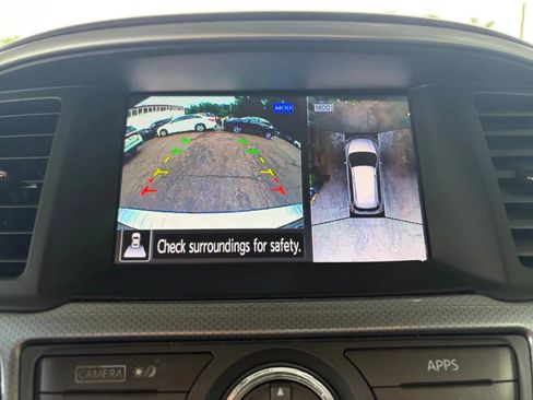 Used 2017 Nissan Pathfinder SL AWD/4WD image 36