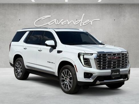 Used 2026 GMC Yukon Denali w/ Denali Reserve Package AWD/4WD image 2