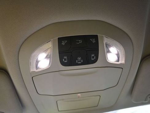 Used 2024 Chrysler Pacifica Touring-L FWD image 28