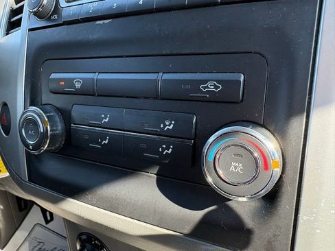 Used 2016 Nissan Frontier SV image 28