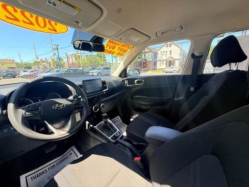 Used 2020 Hyundai Venue SEL FWD image 12