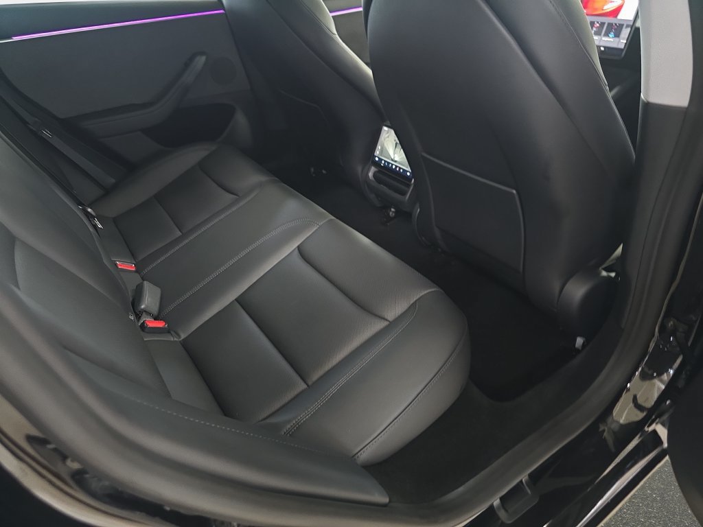 Used 2024 Tesla Model 3 Standard Range RWD image 16