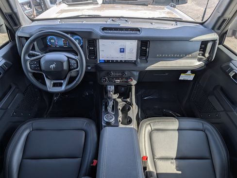 New 2025 Ford Bronco Badlands image 17