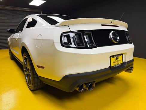 Used 2011 Ford Mustang GT RWD image 4