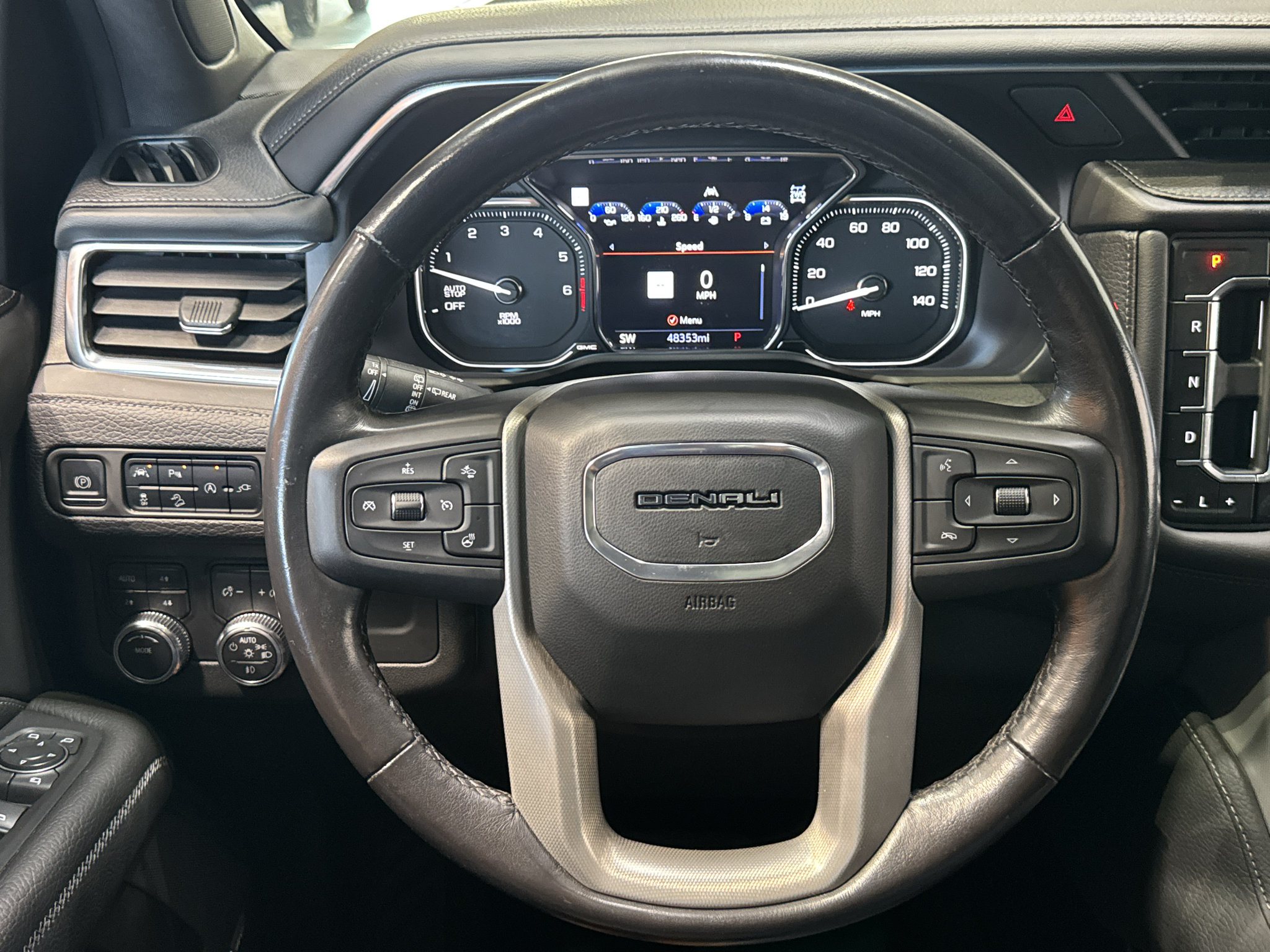 Used 2021 GMC Yukon XL Denali w/ Denali Premium Package AWD/4WD image 27