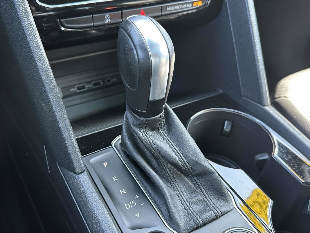Used 2020 Volkswagen Atlas Cross Sport SEL AWD/4WD image 30