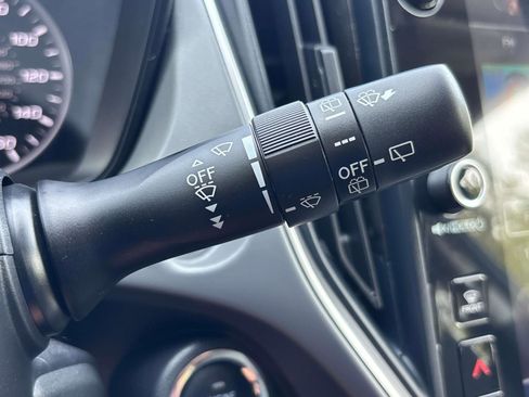 Used 2024 Subaru Crosstrek 2.0i Premium image 30