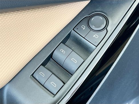 Used 2025 Chevrolet Equinox ACTIV w/ Safety and Technology Package FWD image 21