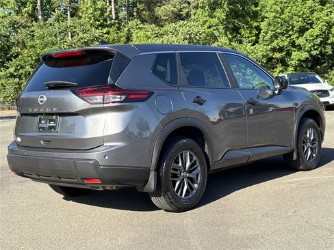 Used 2025 Nissan Rogue S FWD image 24