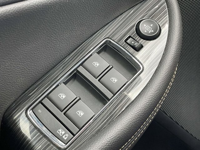 Used 2017 Chevrolet Impala Premier w/ Enhanced Convenience Package FWD image 32
