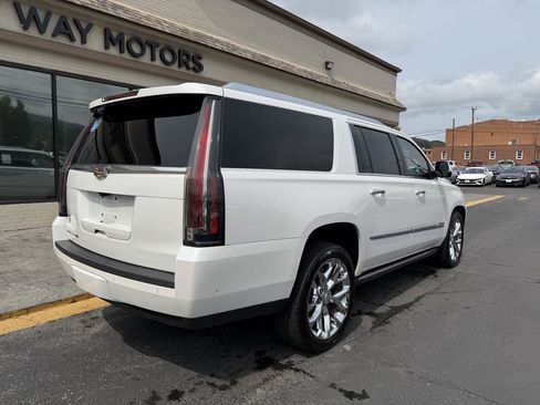 Used 2018 Cadillac Escalade ESV Premium Luxury AWD/4WD image 3