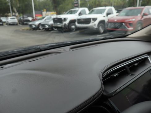 Used 2023 Buick Encore GX Essence w/ Experience Buick Package FWD image 37