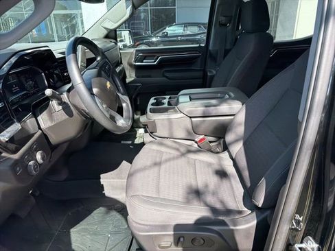 Used 2023 Chevrolet Silverado 1500 LT AWD/4WD image 6
