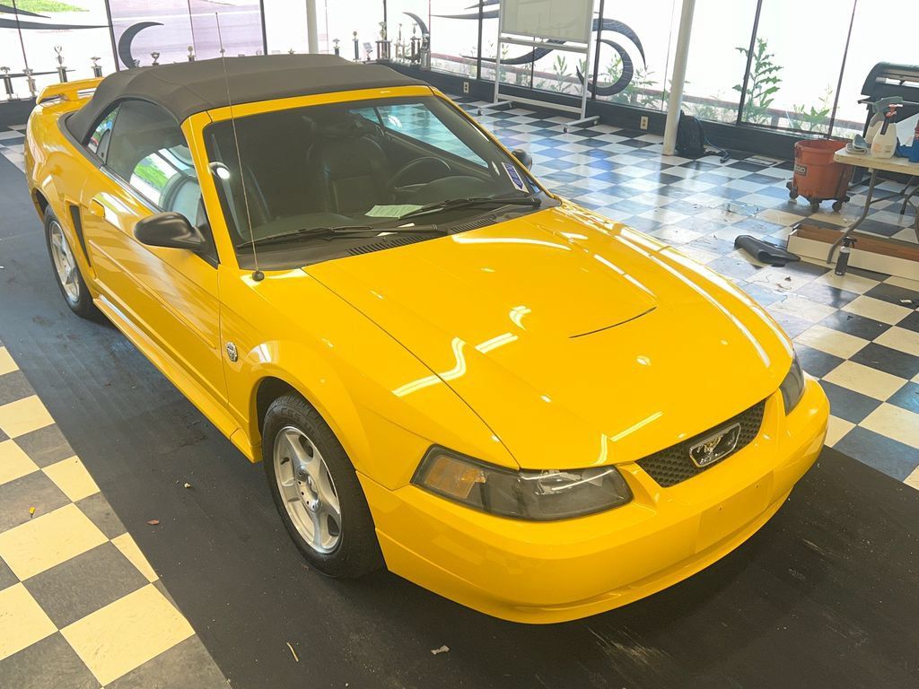 Used 2004 Ford Mustang Convertible RWD image 20