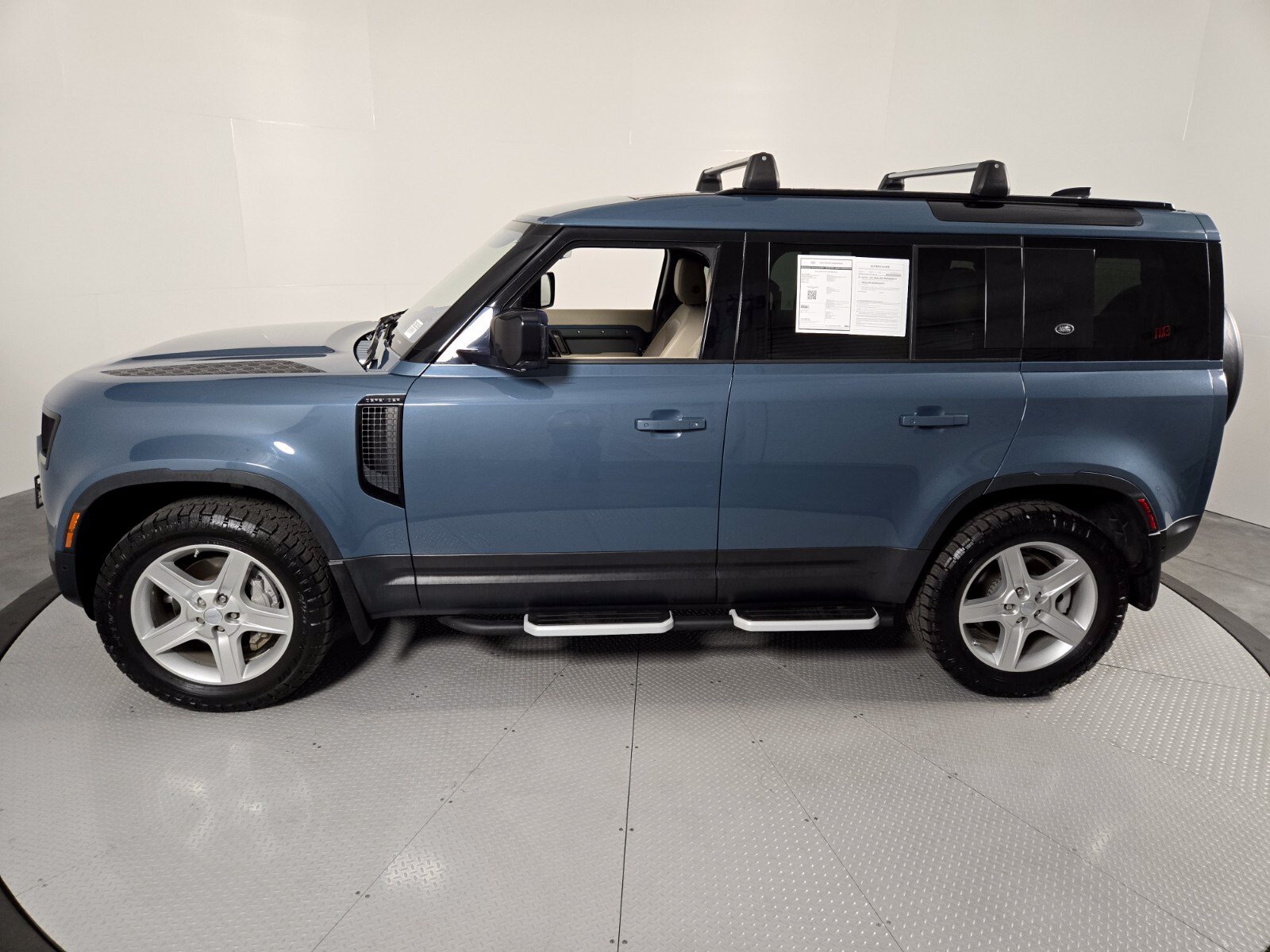 Used 2020 Land Rover Defender 110 SE AWD/4WD image 32