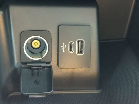 New 2025 Ford Explorer Active w/ Active Comfort Package image 30