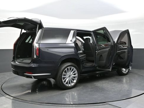 Certified 2024 Cadillac Escalade Premium Luxury AWD/4WD image 44