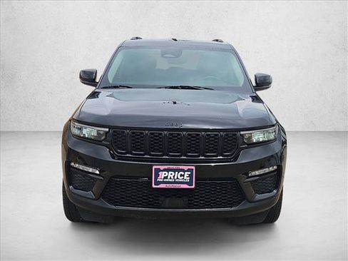 Used 2023 Jeep Grand Cherokee Limited w/ Black Appearance Package AWD/4WD image 2