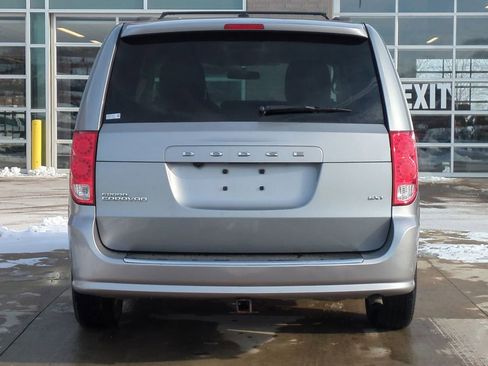 Used 2014 Dodge Grand Caravan SXT image 4