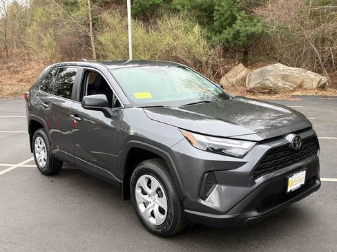 Used 2024 Toyota RAV4 LE image 7