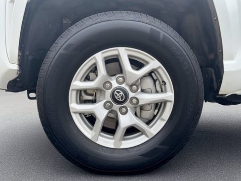 Used 2024 Toyota Tacoma SR RWD image 12
