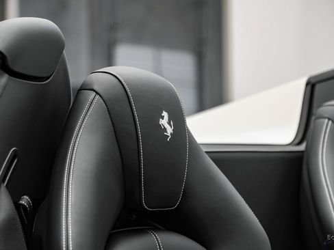 Used 2022 Ferrari F8 Tributo RWD image 64