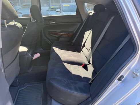Used 2010 Honda Crosstour EX image 12