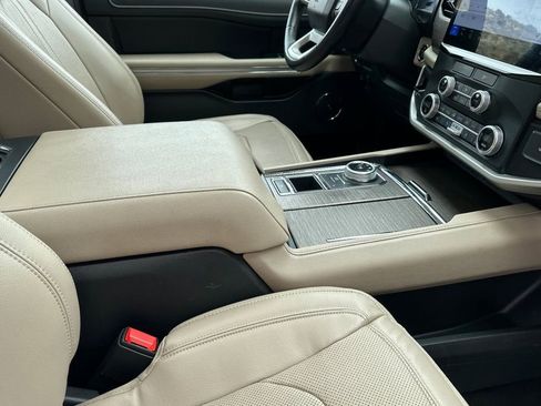 Used 2023 Ford Expedition Max Limited image 16