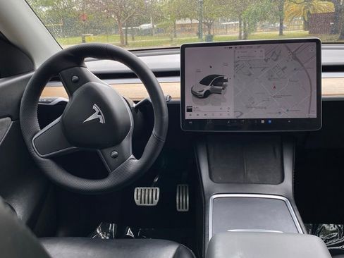 Used 2022 Tesla Model Y Performance image 20