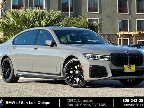 Used 2022 BMW 740i w/ M Sport Package image 1