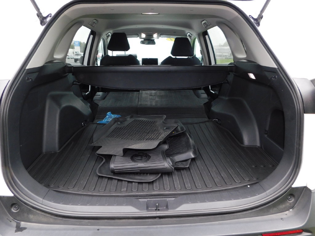 Used 2024 Toyota RAV4 LE AWD/4WD image 22