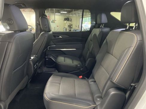 Used 2024 Chevrolet Traverse RS AWD/4WD image 23