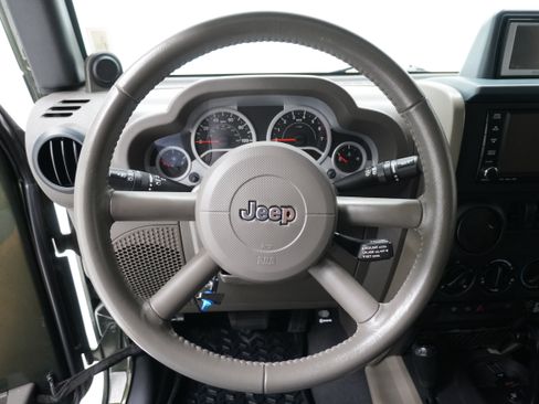 Used 2009 Jeep Wrangler Rubicon w/ Dual Top Group AWD/4WD image 19