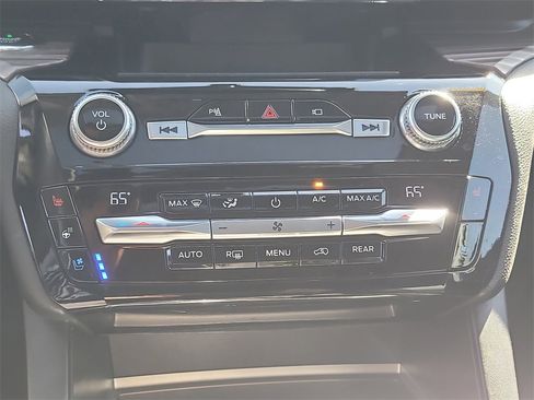 Used 2021 Ford Explorer Limited w/ Equipment Group 301A image 26