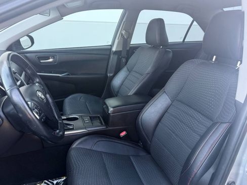 Used 2015 Toyota Camry SE FWD image 30