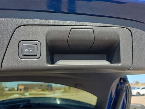 Certified 2023 Buick Envision Avenir AWD/4WD image 13